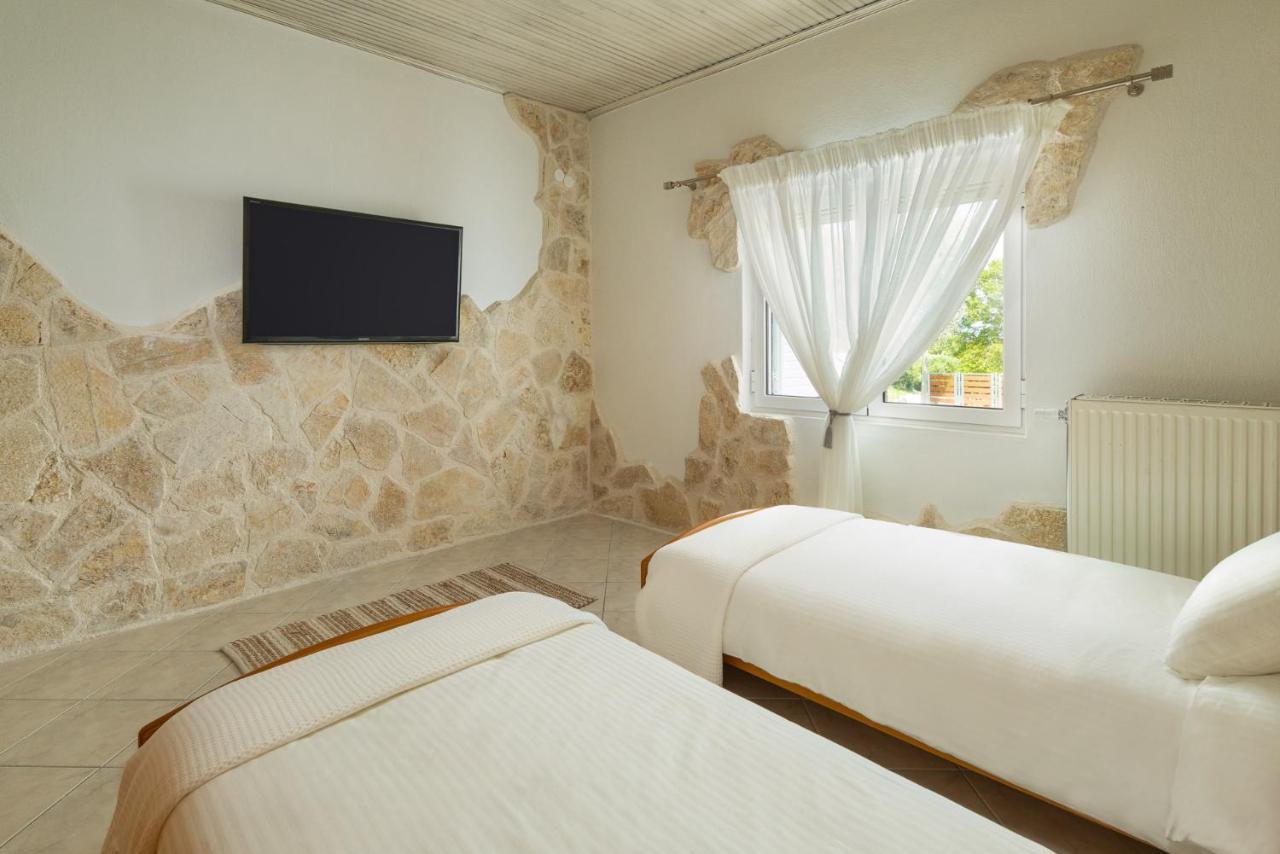 Bungalow Episkopiko Ioannina Bagian luar foto